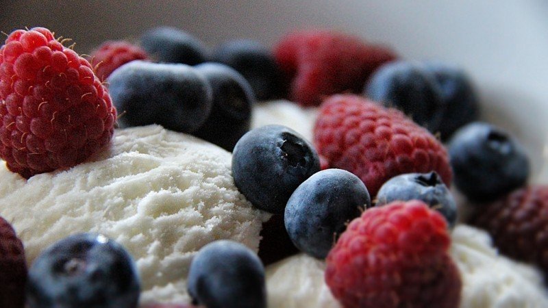 ice-cream-with-berries.jpg