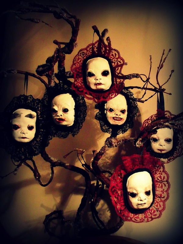 spooky-Halloween-tree-decorations-halloween-creepy-dolls.jpg