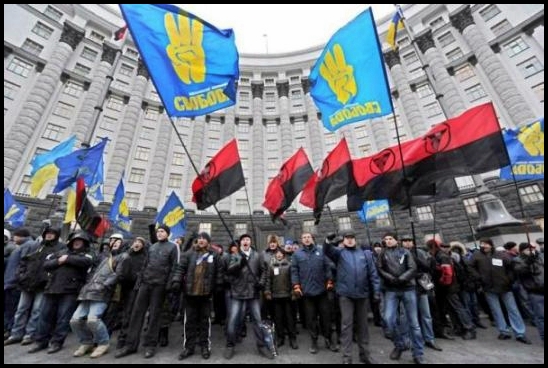 banderowców "uciekających" przed Putinem (tak, jak robi to Führer Jarek)