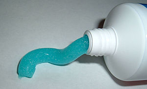 300px-Toothpaste.jpg