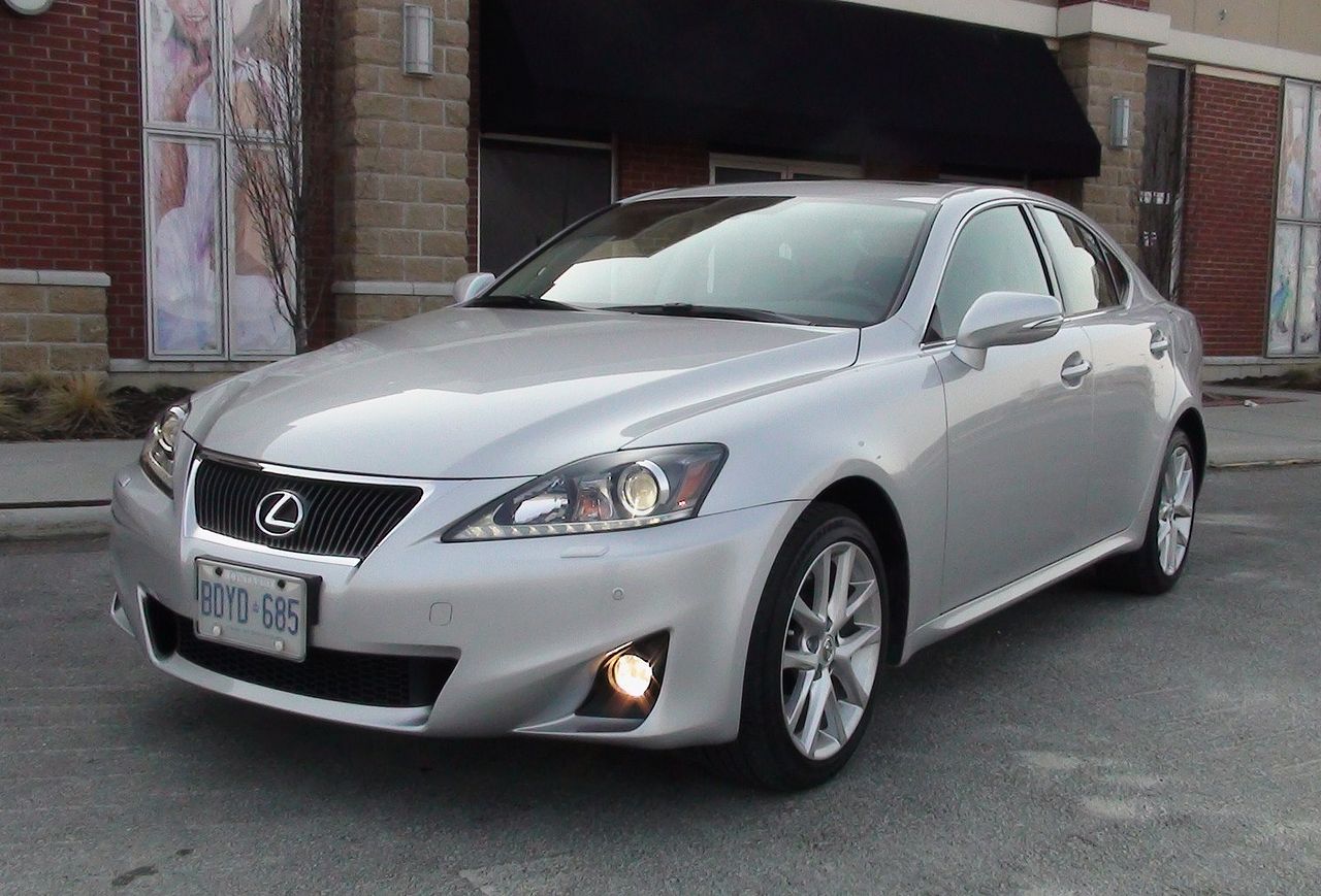 Lexus IS