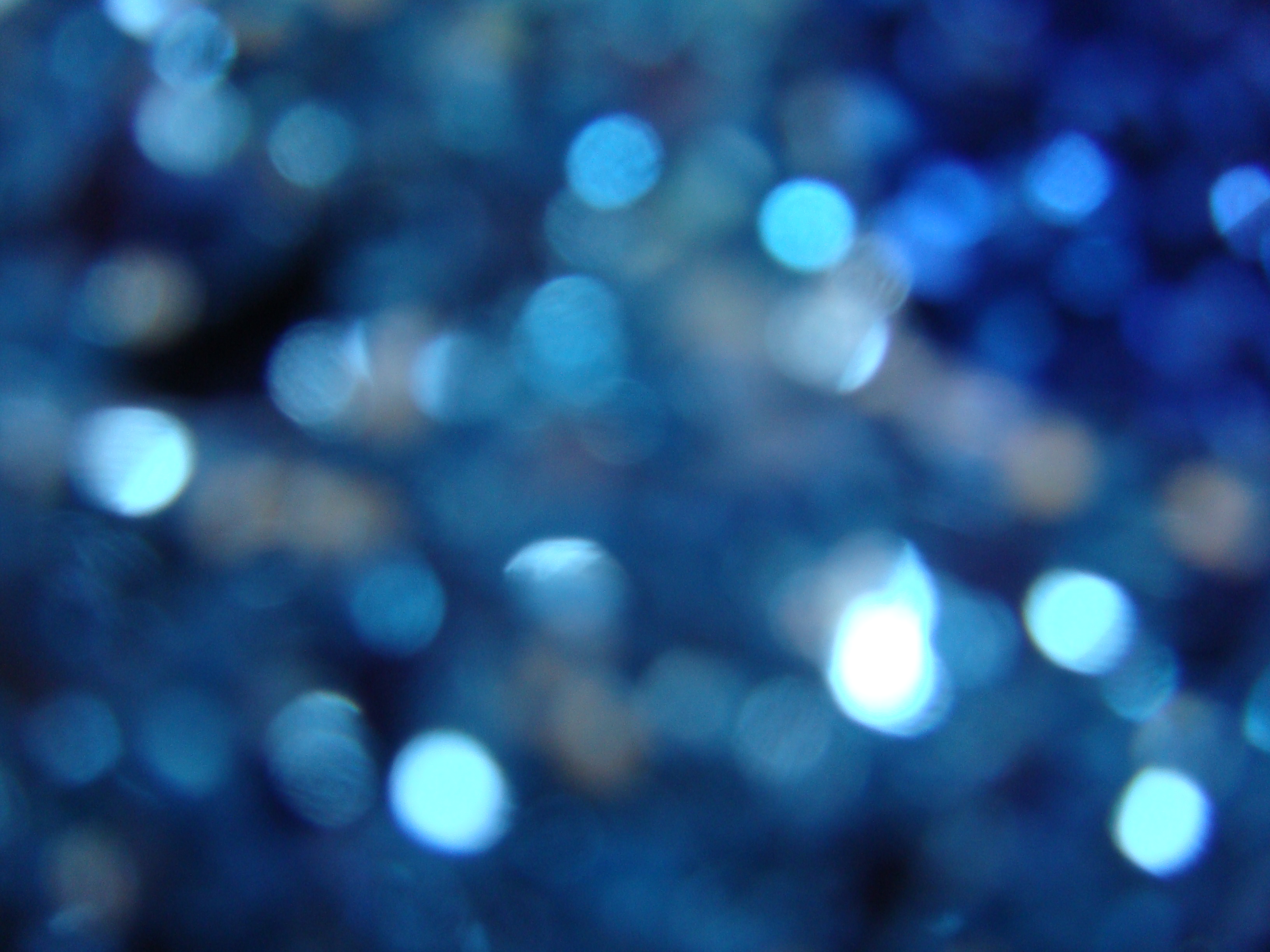 Blue_bokeh_3_by_Little_Shad0w.jpg