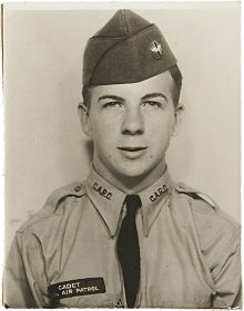 lho_lee_harvey_oswald_as_Marine.jpg