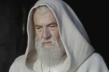 Gandalf- czarodziej, Wielki Mędrzec, stoi po stronie dobra